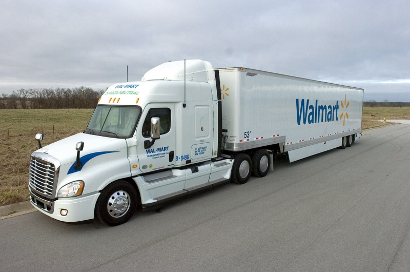 Original source: https://upload.wikimedia.org/wikipedia/commons/thumb/f/fe/Walmart%E2%80%99s_Grease_Fuel_Truck_%282%29.jpg/1280px-Walmart%E2%80%99s_Grease_Fuel_Truck_%282%29.jpg