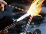 Original source: https://s3.amazonaws.com/coursestorm/live/media/901b5c6a637d11f0a371124bd5b32d05 Glass • Adult • Level I: Intro to Flameworking • Mon (Nov 17 - Dec 15) • $245 • MAIN