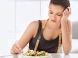 ARE YOU HAVING TROUBLE CONTROLLING THE WAY YOU EAT