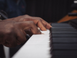 Original source: https://s3.amazonaws.com/coursestorm/live/media/920e31227c1b11ef8685124bd5b32d05 Piano