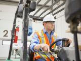 Original source: https://s3.amazonaws.com/coursestorm/live/media/22b1364929bc11efaf130affdf56ea21 Forklift Safety & Operations